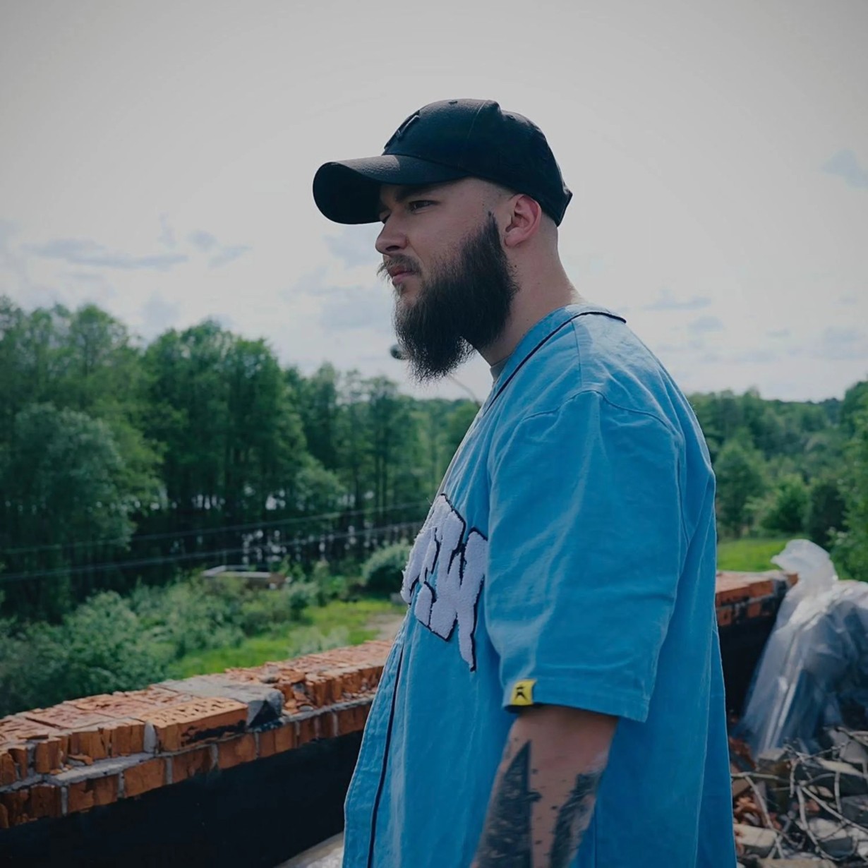 Naują dainą pristatantis JUSTU: tai – dar vienas žingsnis debiutinio albumo link