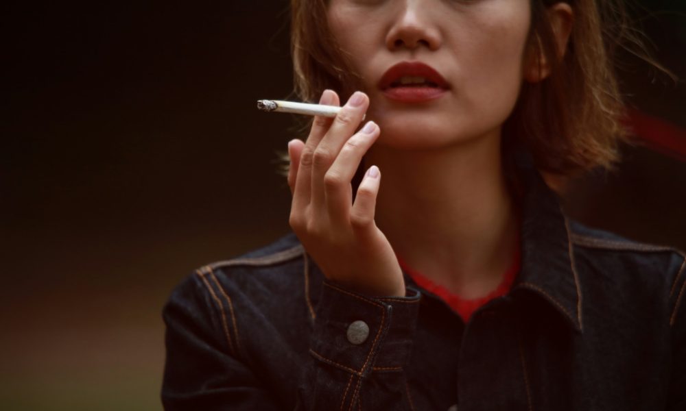 Neteisėta cigarečių prekyba Prancūzijoje ir Nyderlanduose, padidindamas nerimą dėl politikos nesėkmių