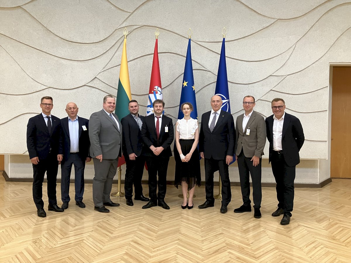 Premjero patarėjų ir Prancūzijos-Lietuvos prekybos rūmų vadovybės susitikimas šalių ekonominiams ryšiams aptarti