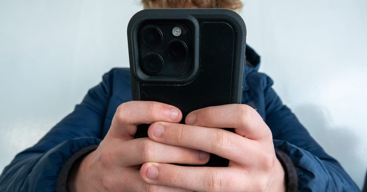 3 gedimų linijos, atsirandančios dėl vaikų socialinės žiniasklaidos draudimo – POLITICO