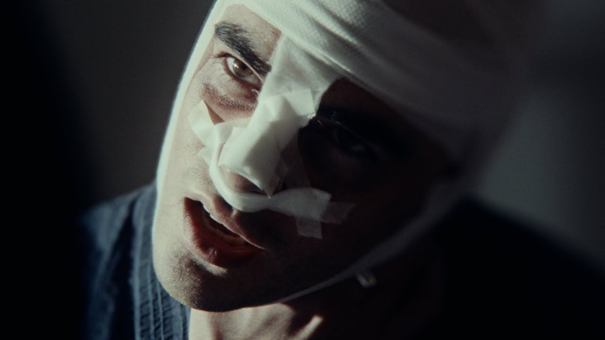 Gruodžio 26-ą į Šiaulius atvykstantis Rokas Yan pristato įspūdingą vaizdo klipą „Skauda“