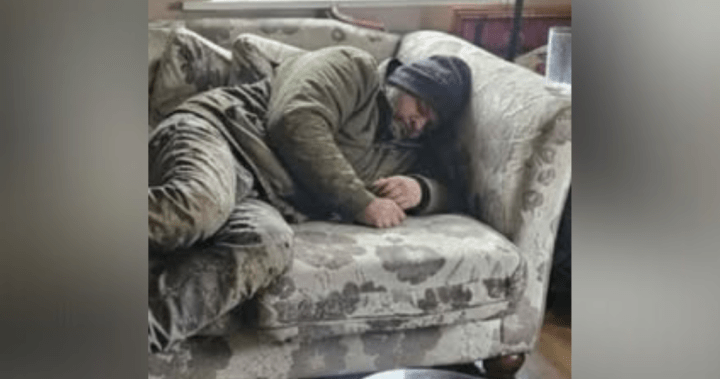 Socialinės žiniasklaidos išdaiga naudodama AI namų įsibrovėlį „atvirai kvailas“, policija perspėja – Nacionalinis