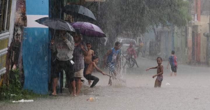 Uraganas Melissa Jamaikai, Haičiui grasina potvyniais – Nacionalinis