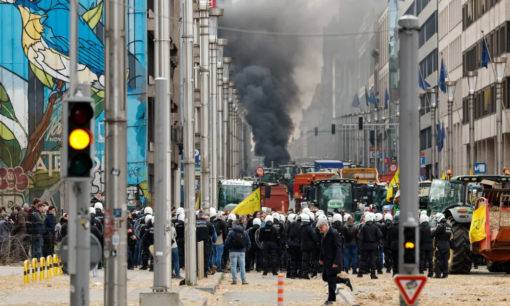 ES lyderiai susitinka Briuselyje, kai ūkininkai protestuoja dėl Mercosur susitarimo ir ES žemės ūkio politikos