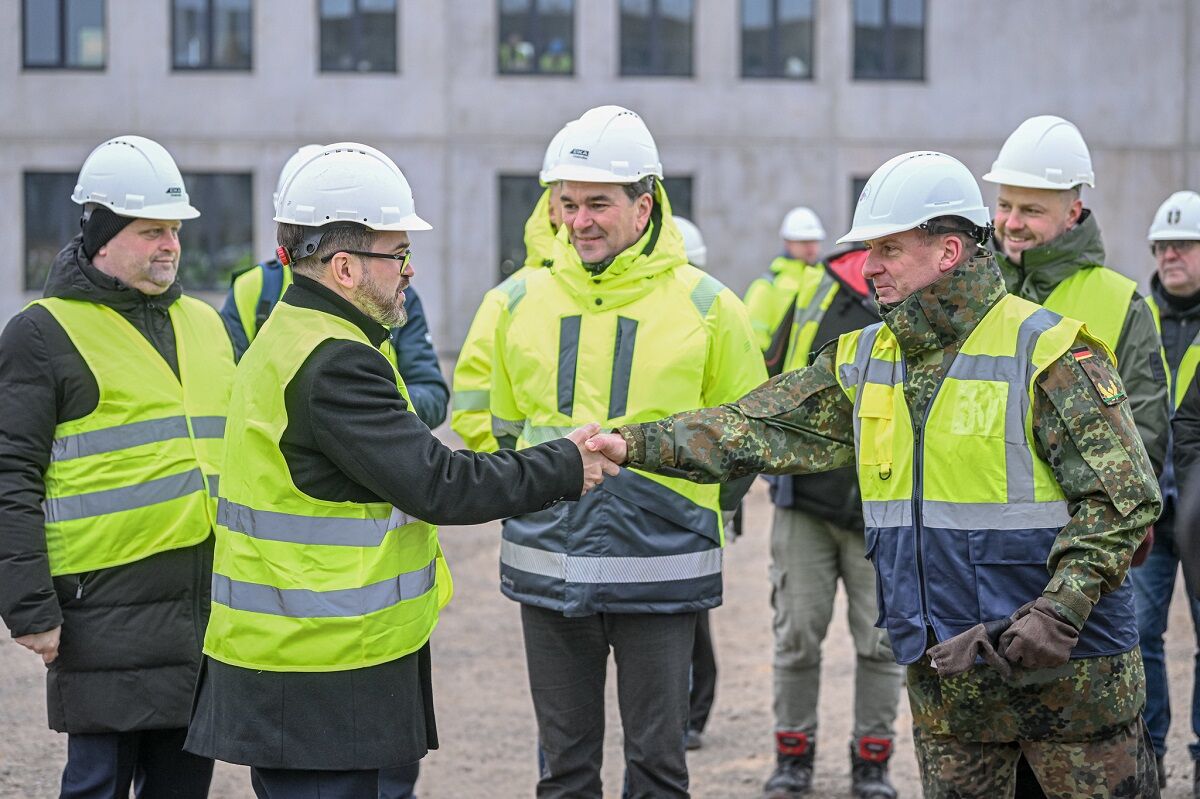 Rūdninkų karinio miestelio I etapo darbai bus baigti 10 mėnesių anksčiau nei planuota | BNS Spaudos centras