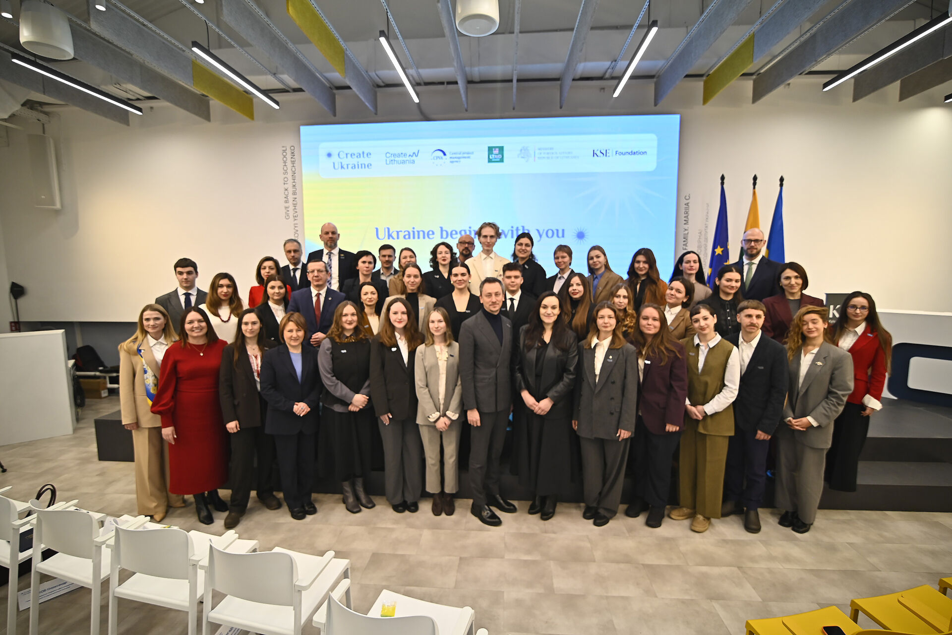 Iš viso pasaulio – atgal į Ukrainą: Lietuvos remiama programa „Create Ukraine“ padeda grąžinti jaunus profesionalus prisidėti prie šalies atsigavimo | BNS Spaudos centras