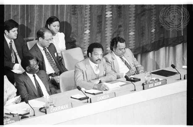 Gyvenimas, kuris nešė vaivorykštę – pasaulinės problemos