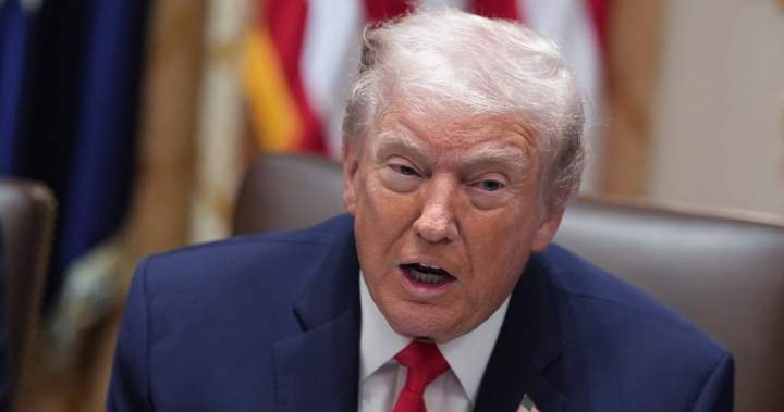 Venesuelos komercinė oro erdvė vėl bus atidaryta praėjus kelioms savaitėms po Maduro antskrydžio, sako Trumpas