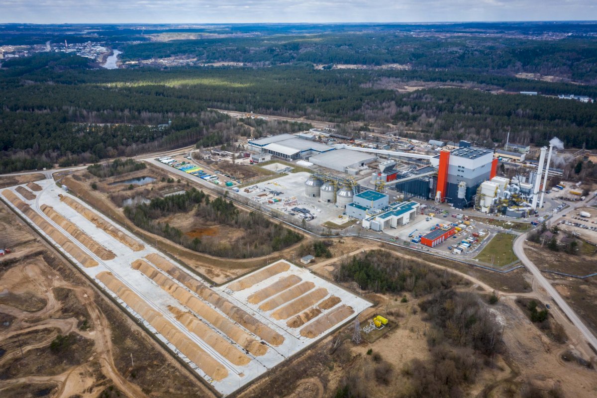 Vilniaus kogeneracinę jėgainę pasieks latviškas biokuras: tikimasi sumažinti įtampą rinkoje