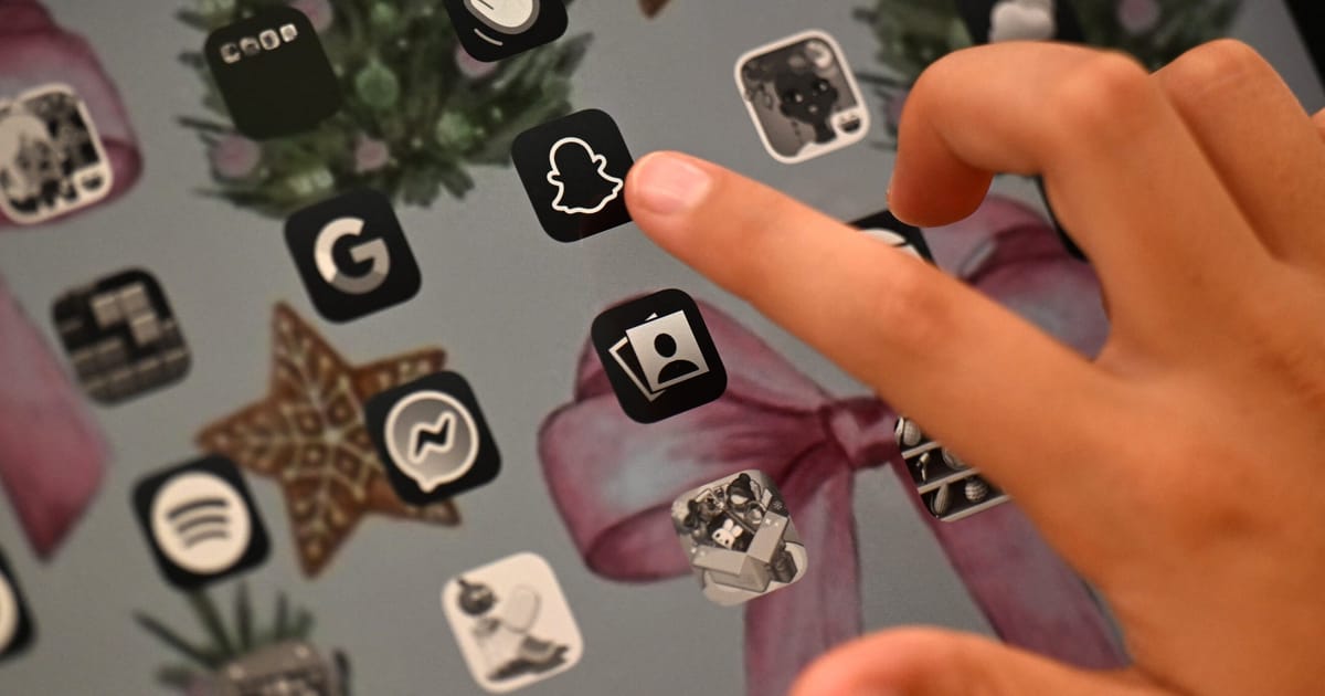 ES tiria „Snapchat“, nes ji neapsaugo vaikų nuo viliojimo ir nelegalių prekių – POLITICO
