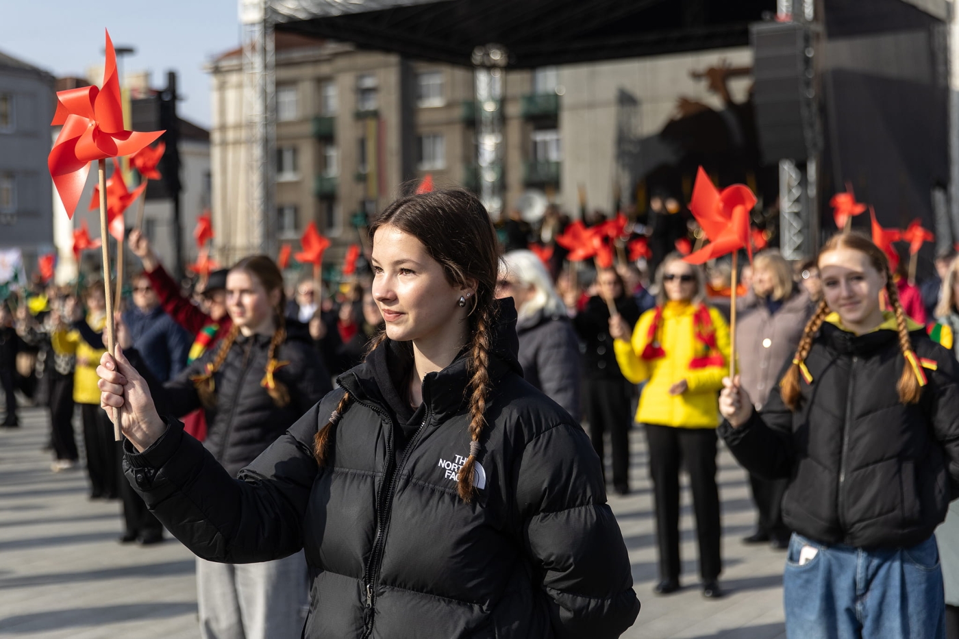 Jaunoji karta – gyvas laisvės simbolis: Šiauliai iškilmingai paminėjo Kovo 11-ąją