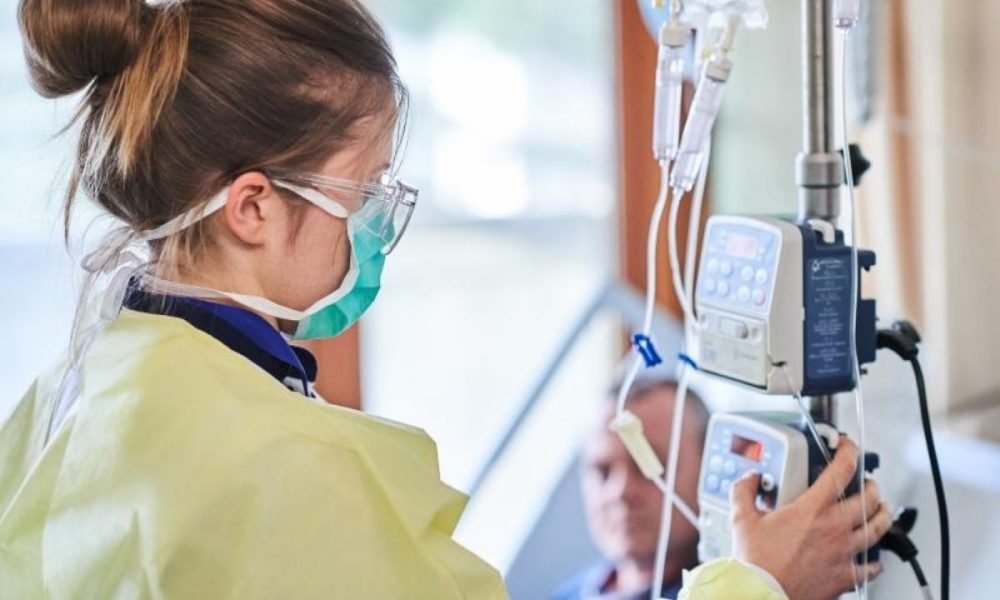 Mažesnes pajamas gaunančios ES šalys už vaistus nuo vėžio moka daugiau