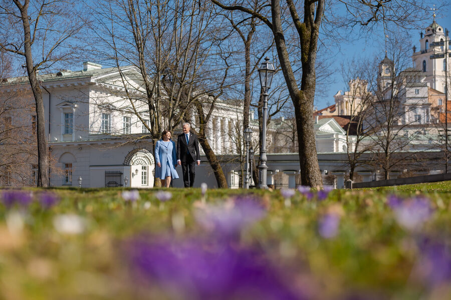 Lietuvos Respublikos Prezidento Gitano Nausėdos ir ponios Dianos Nausėdienės sveikinimas šv. Velykų proga