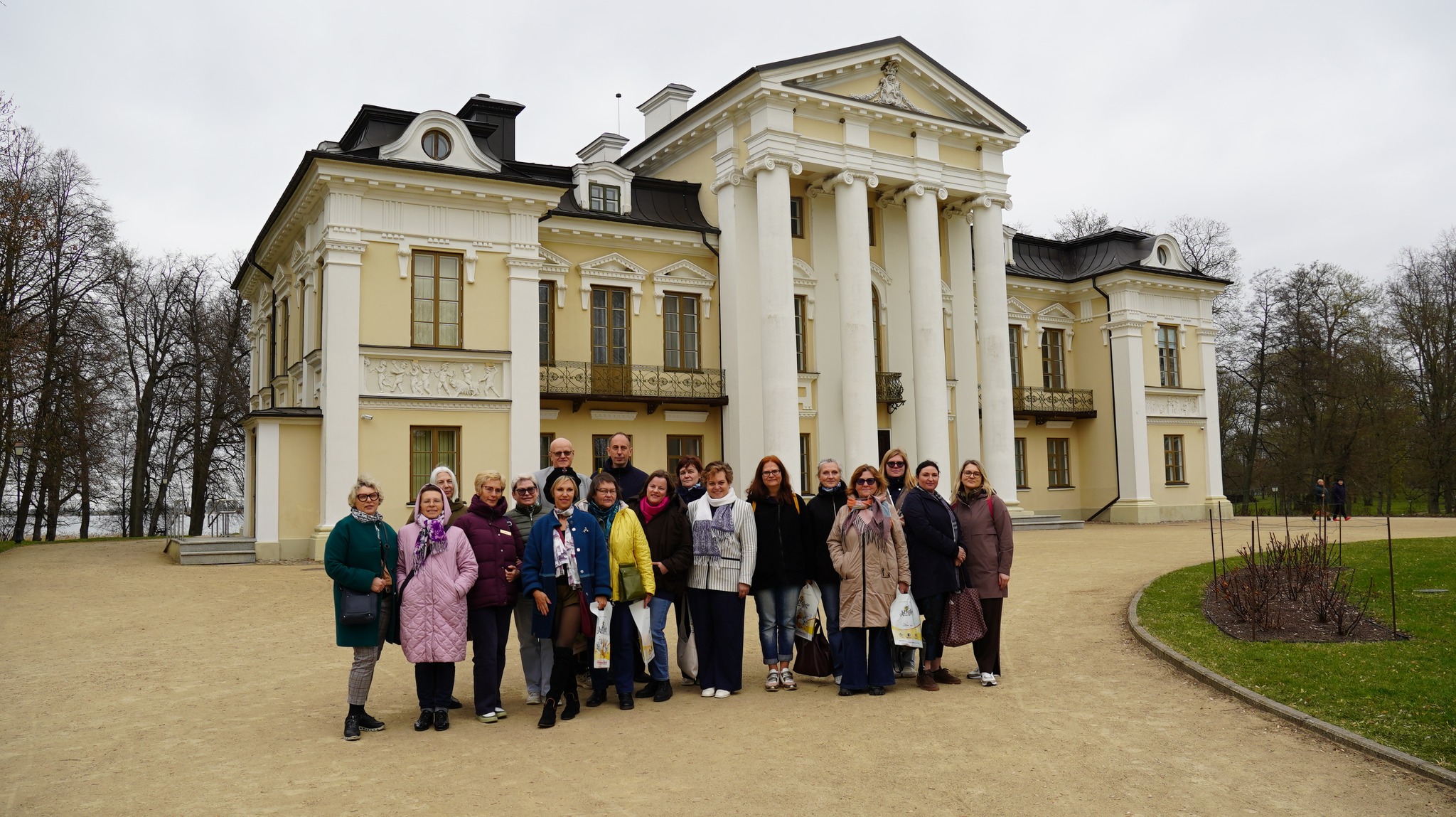 Marijampolės regiono funkcinės turistinės zonos infoturo dalyviai lankėsi Paežerių dvare
