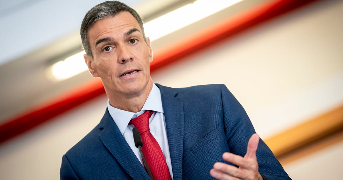 Mitinge prieš Trumpą Sánchezas žada „persukti ranką“ pasaulinei dešiniajai – POLITICO