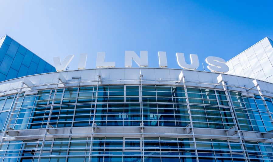 Teismas padėjo galutinį tašką: Vilniaus oro uosto rinkliavų pokyčiai – teisėti