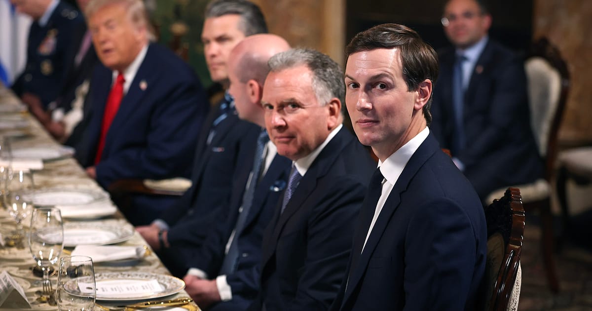 Ukraina šį mėnesį žymi galimą aukščiausių Trumpo pasiuntinių vizitą Kijeve – POLITICO