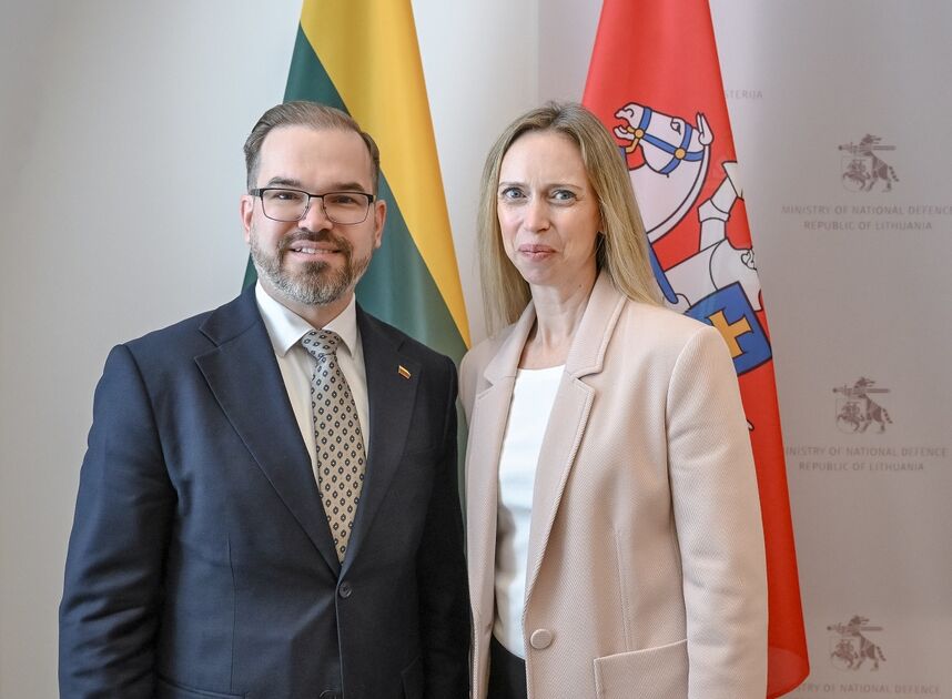 Krašto apsaugos ministras susitiko su JAV ambasadore: JAV nekeičia įsipareigojimo dėl Lietuvos saugumo užtikrinimo