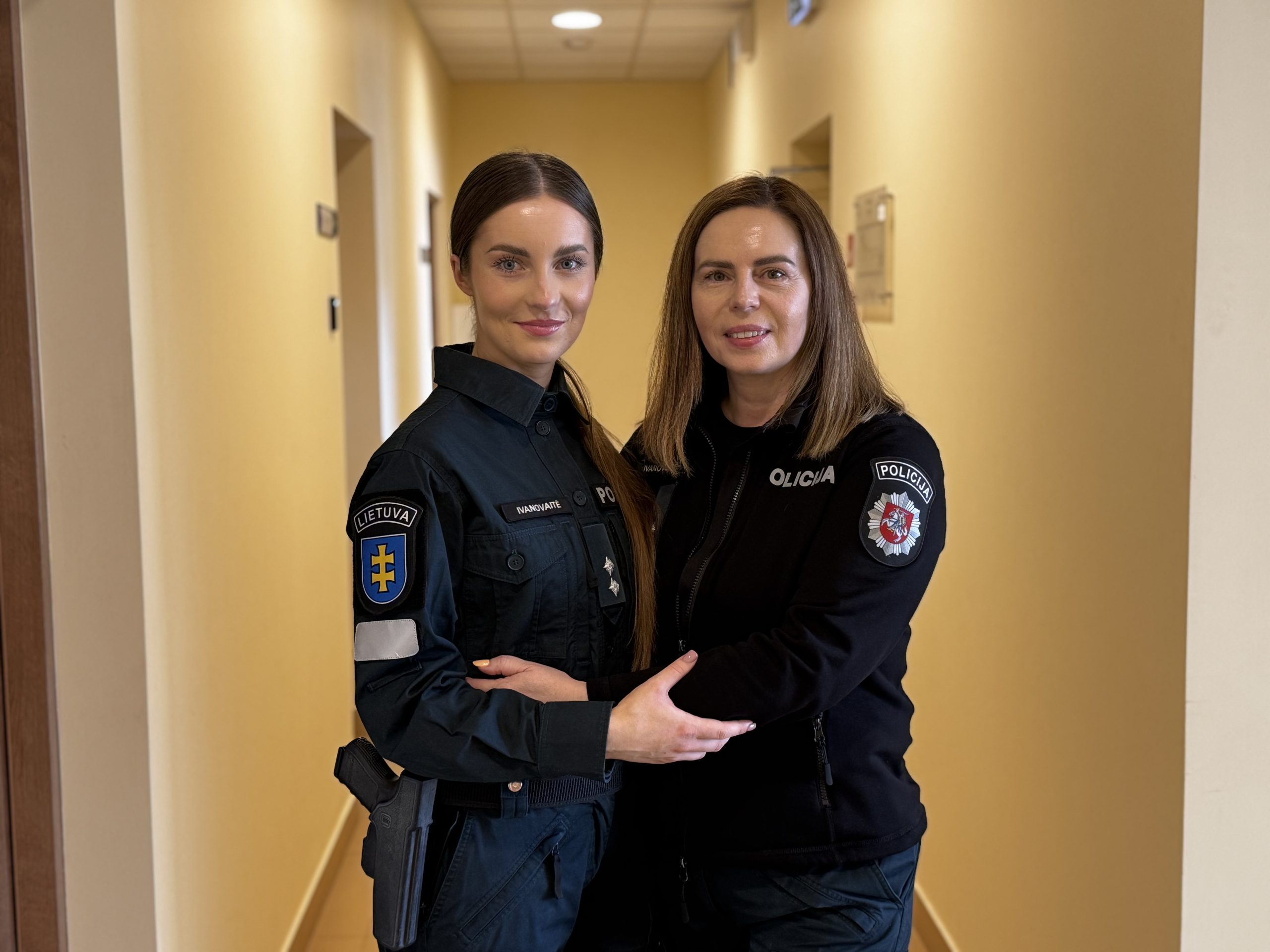 Motinos dienai: mama ir dukra, pasirinkusios tarnybą policijoje