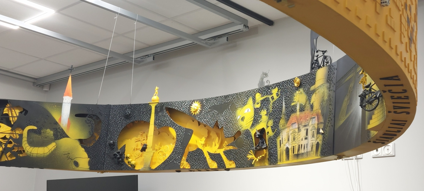 #ŠIAULIAI 790 – Šiaulių TIC atidaryta paroda „Saulėtas kelias“ kviečia atrasti miestą iš naujo