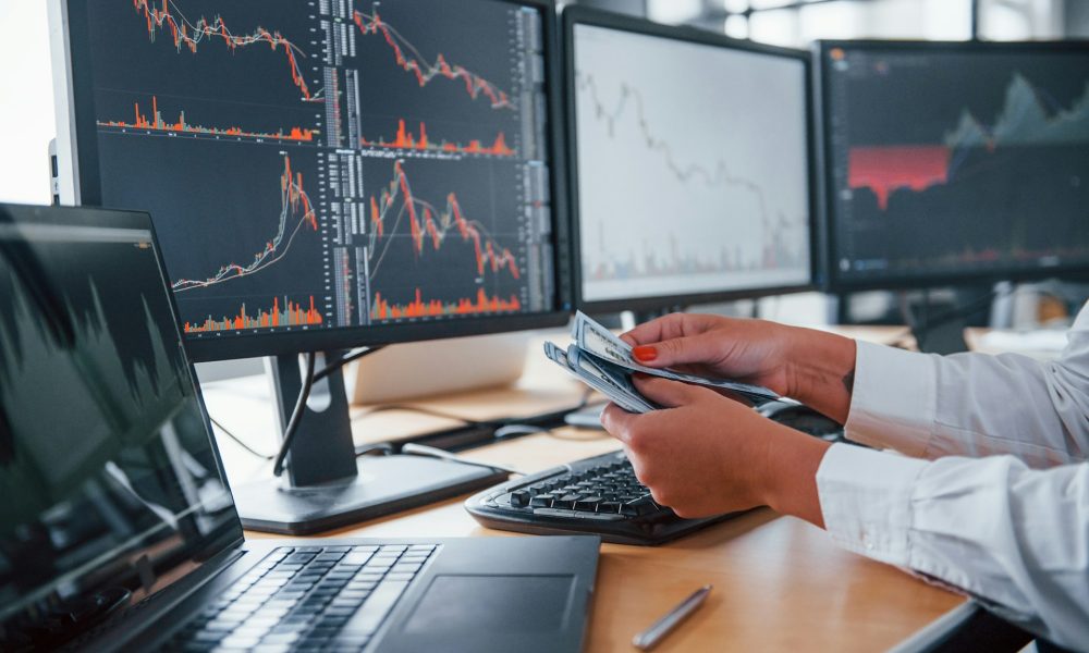 Vakarų investuotojai vėl žiūri į Rusijos turtą, nes toliau taikomos sankcijos